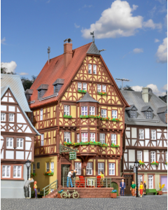 H0 Woning met erker in Miltenberg Kibri 38902