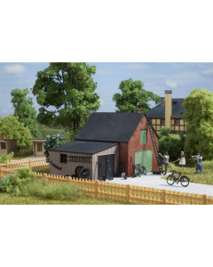 H0 Schuur met garage / Lagerschuppen mit Garage Auhagen 11408