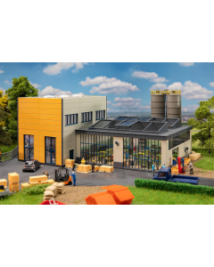 H0 Kunststofverwerkend bedrijf (fabriekshal) Faller 130143