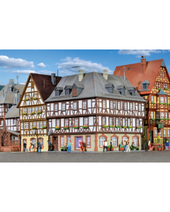 H0 Vakwerk hoekwoning in Miltenberg Kibri 38904