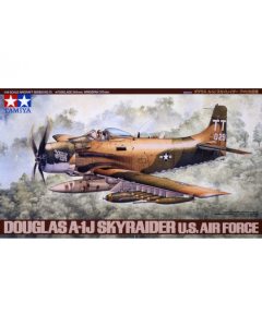1/48 WWII Douglas A1J Skyraider USAF Tamiya 61073