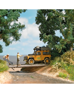 H0 Land Rover Defender 90, Camel Trophy Busch 54311