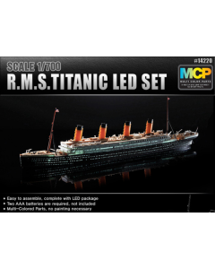 1/700 RMS Titanic with LED Lighting Set Academy 14220