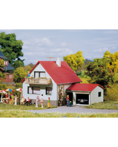 H0 Huis met garage / Haus mit Garage Auhagen 12222