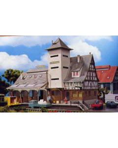 H0 Opslag met woonhuis en toren 'Raiffeisen' Vollmer 45702
