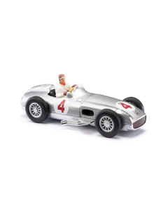 H0 MB Silberpfeil met bestuurder J.M. Fangio Busch 47002