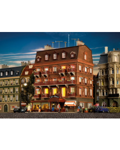 H0 City Hotel met LED-verlichting, functionele kit Vollmer 43782