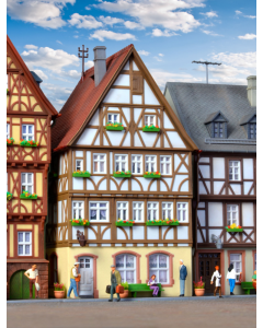 H0 Vakwerkhuis op de markt in Miltenberg Kibri 38903
