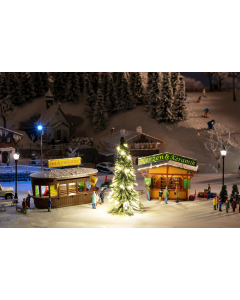 H0 2 Kerstmarktkraampjes met verlichte kerstbomen Faller 134002